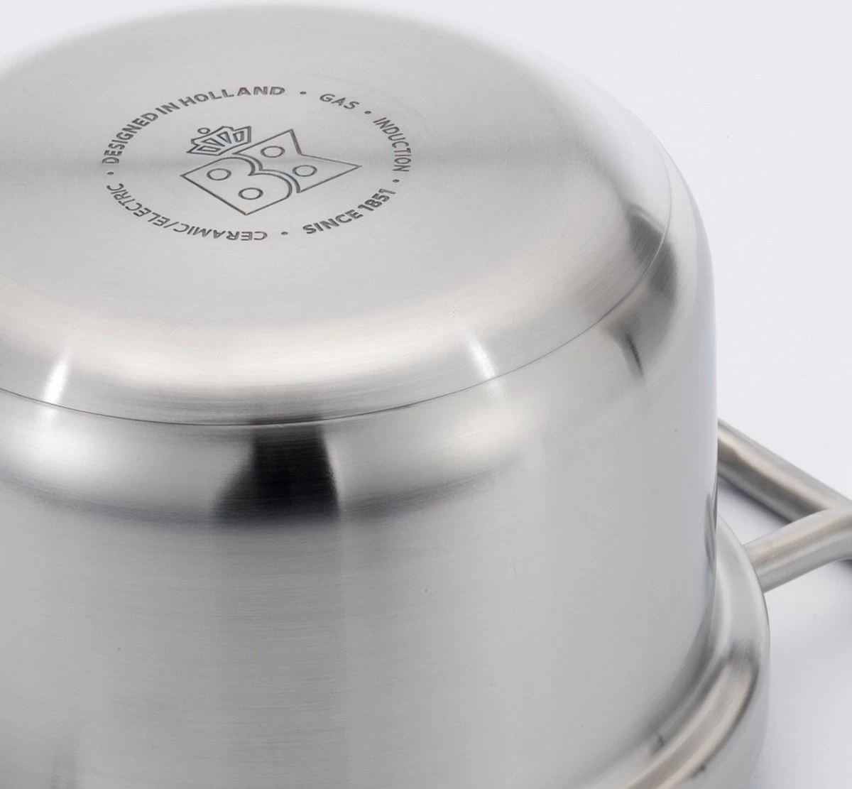 BK Q-linair Master Glas Pannenset - 5-delig - Glazen Deksel - Veilig Afgietsysteem - Inductie 2 BK Q-linair Master Glas Pannenset - 5-delig - Glazen Deksel - Veilig Afgietsysteem - Inductie - Afbeelding 2