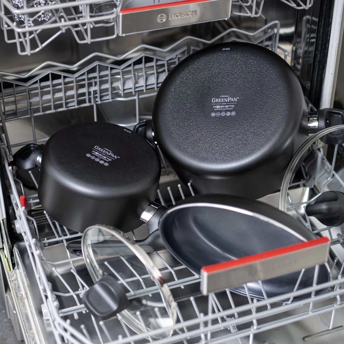 GreenPan Memphis Hapjespan 28cm - Zwart - Inductie - PFAS-vrij 18 GreenPan Memphis Hapjespan 28cm - Zwart - Inductie - PFAS-vrij - Afbeelding 18