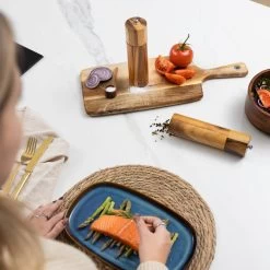 Deleca Luxe Peper En Zoutmolen Set - Zout / Pepermolen - Handmatig - Met Navul Lepel & Geschenkdoos - Acacia Hout - Rond -Keukenbenodigdheden Winkel 1200x1200 761