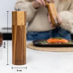 Deleca Luxe Peper En Zoutmolen Set - Zout / Pepermolen - Handmatig - Met Navul Lepel & Geschenkdoos - Acacia Hout - Rond -Keukenbenodigdheden Winkel 1200x1200 764