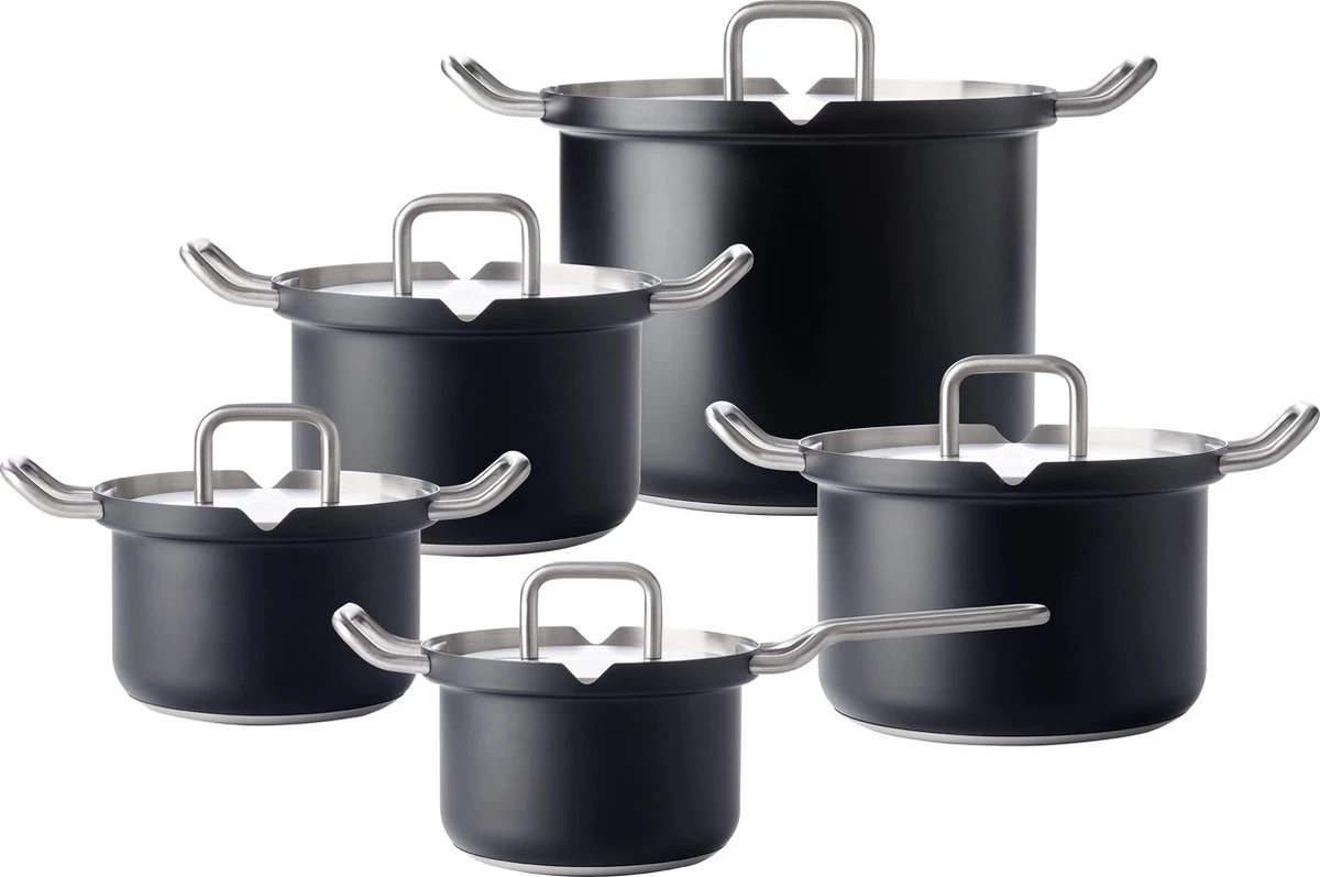 BK Q-linair Master Black Kookpannenset - 5-delig - Veilig Afgietsysteem - Inductie 1 BK Q-linair Master Black Kookpannenset - 5-delig - Veilig Afgietsysteem - Inductie