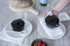 BK Bourgogne Cocotte Ø 10 Cm - 2 Stuks - Zwart - Oven 22 BK Bourgogne Cocotte Ø 10 Cm - 2 Stuks - Zwart - Oven -Keukenbenodigdheden Winkel 1200x799 35