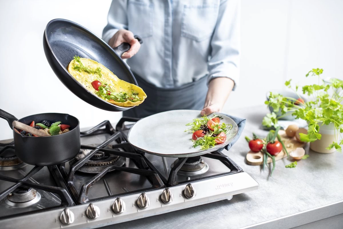 GreenPan Memphis Hapjespan 28cm - Zwart - Inductie - PFAS-vrij 11 GreenPan Memphis Hapjespan 28cm - Zwart - Inductie - PFAS-vrij - Afbeelding 11