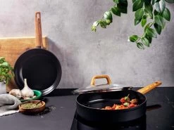 Gero Mark Hapjespan Met Deksel Ø 28 Cm - Aluminium - Inductie - PFAS-vrij 10 Gero Mark Hapjespan Met Deksel Ø 28 Cm - Aluminium - Inductie - PFAS-vrij -Keukenbenodigdheden Winkel 1200x900 12