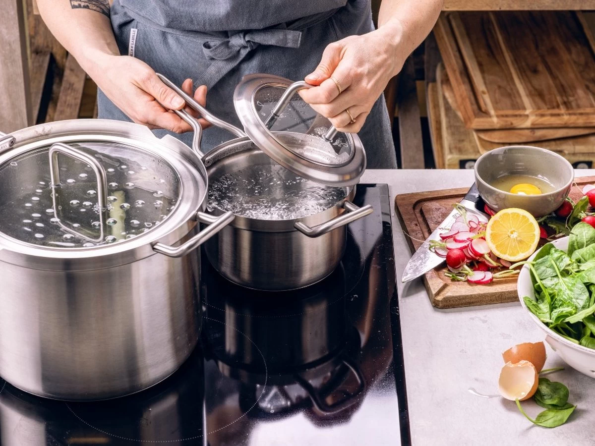 BK Q-linair Master Glas Pannenset - 5-delig - Glazen Deksel - Veilig Afgietsysteem - Inductie 13 BK Q-linair Master Glas Pannenset - 5-delig - Glazen Deksel - Veilig Afgietsysteem - Inductie - Afbeelding 13