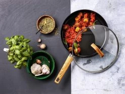 Gero Mark Hapjespan Met Deksel Ø 28 Cm - Aluminium - Inductie - PFAS-vrij 9 Gero Mark Hapjespan Met Deksel Ø 28 Cm - Aluminium - Inductie - PFAS-vrij -Keukenbenodigdheden Winkel 1200x906 6