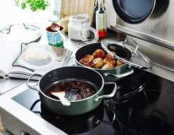 Dagelijkse Kost Door Jeroen Meus - Hapjespan Met Deksel ø24cm - Inductie - PFAS-vrij 8 Dagelijkse Kost Door Jeroen Meus - Hapjespan Met Deksel ø24cm - Inductie - PFAS-vrij -Keukenbenodigdheden Winkel 1200x926 30