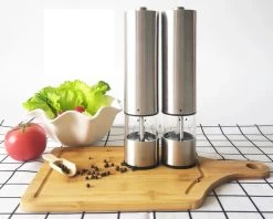 MD-Goods ® Elektrische Peper En Zoutmolen Set - Pepermolen - RVS - Cadeau - Restaurant Kwaliteit -Keukenbenodigdheden Winkel 1200x960 3